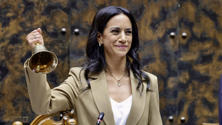 Paulina Núñez se convierte en la primera mujer de centroderecha en asumir la presidencia del Senado
