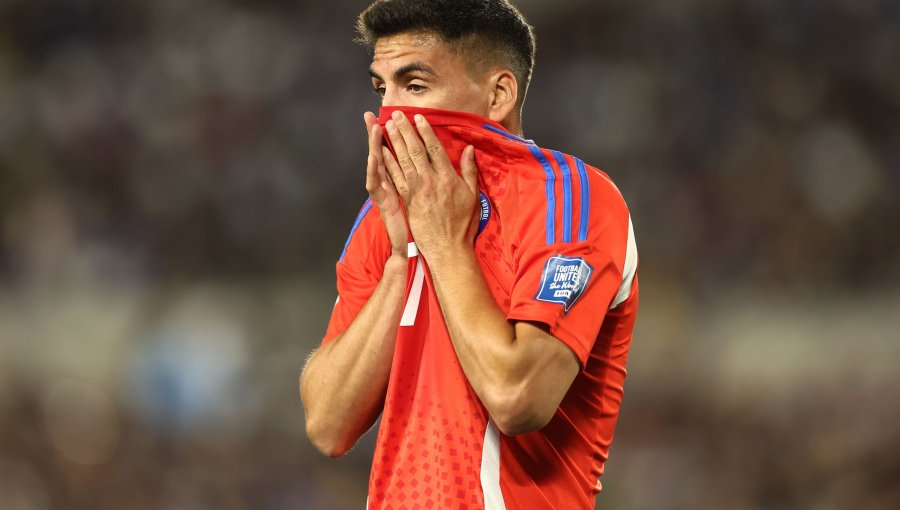 Alarma en la Roja: Marcelino Núñez se lesiona en Inglaterra y quedaría fuera de los amistosos de marzo