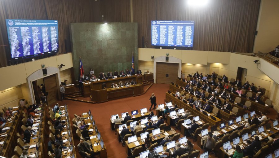 Vicepresidente del PS apunta a votos entregados a cambio de beneficios políticos tras elección de la mesa de la Cámara