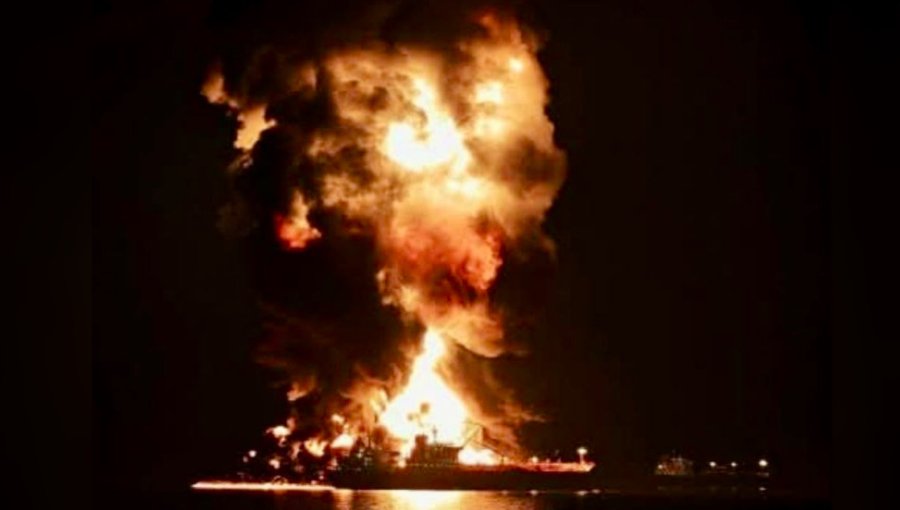 Ataque con misiles alcanzó dos petroleros y un portacontenedores en estrecho de Ormuz