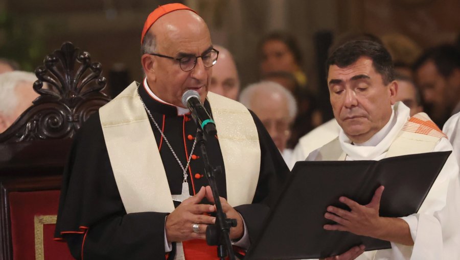 Cardenal Chomali llama a cuidar la democracia y pide al Gobierno de Kast "terminar de raíz" con la corrupción