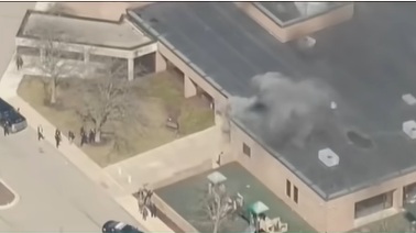 Ataque contra sinagoga en Michigan termina con el sospechoso muerto y explosivos hallados en su vehículo