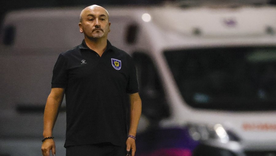 Patricio Almendra anunció su salida de D. Concepción tras seguidilla de malos resultados