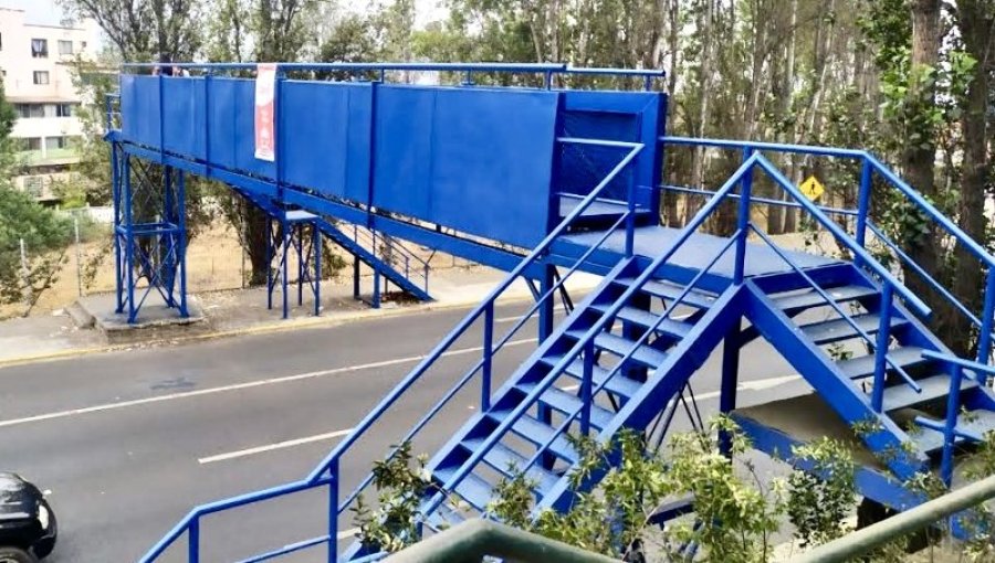 Piden semaforizar el sector Yolanda tras anuncio de demolición de la tradicional pasarela Balmaceda de la Av. España