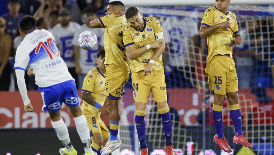 Universidad Católica logra empatar con Everton como local en el Claro Arena