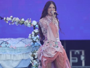 Yami Safdie llevó su universo emocional a Lollapalooza Chile 2026