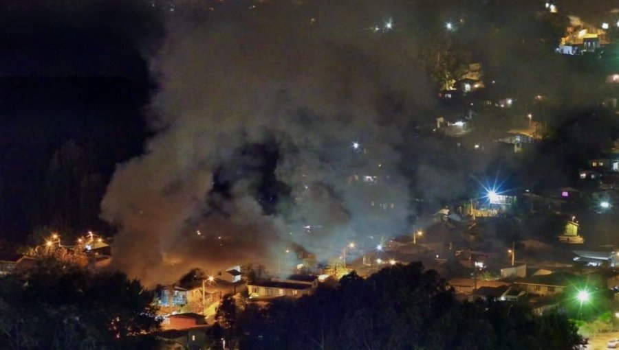 Incendio estructural afectó a una vivienda en el sector Glorias Navales de Viña del Mar