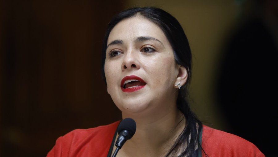 Senadora Cariola afirma que con los cambios en la gratuidad y cobros del CAE "se incumplen compromisos con la ciudadanía"