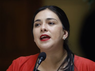 Senadora Cariola afirma que con los cambios en la gratuidad y cobros del CAE "se incumplen compromisos con la ciudadanía"