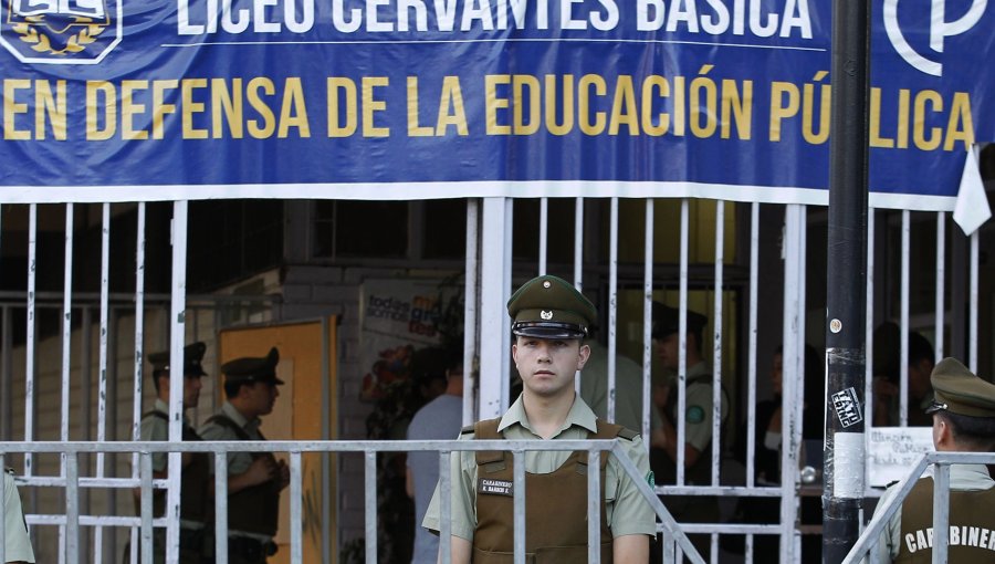 Robo masivo en liceo de Santiago deja sin computadores ni alimentación a estudiantes