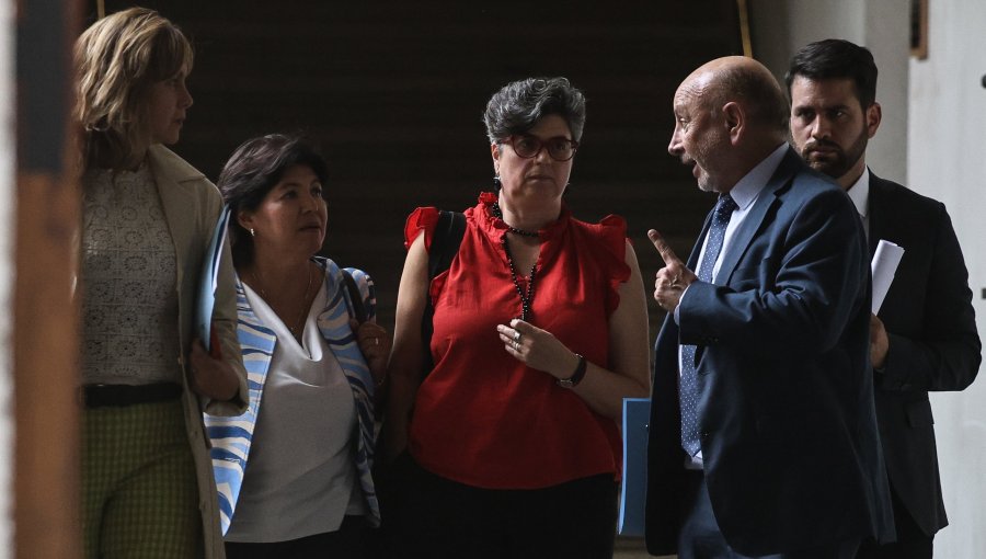 Jefes de bancada de la oposición en el Senado acusan que el gobierno "insinúa" eliminar el Mepco