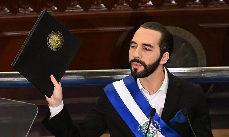 El Salvador aprueba reforma constitucional impulsada por Bukele para permitir la cadena perpetua