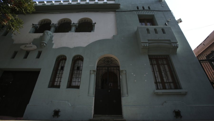 Casona en el barrio Yungay donde vivió el expresidente Boric sale a la venta por más de $830 millones
