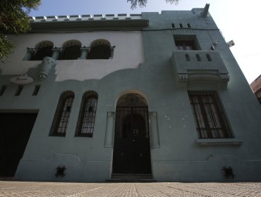 Casona en el barrio Yungay donde vivió el expresidente Boric sale a la venta por más de $830 millones