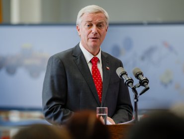 Presidente Kast afirma que "no vamos a terminar con ningún beneficio social" e insta a una oposición "constructiva"