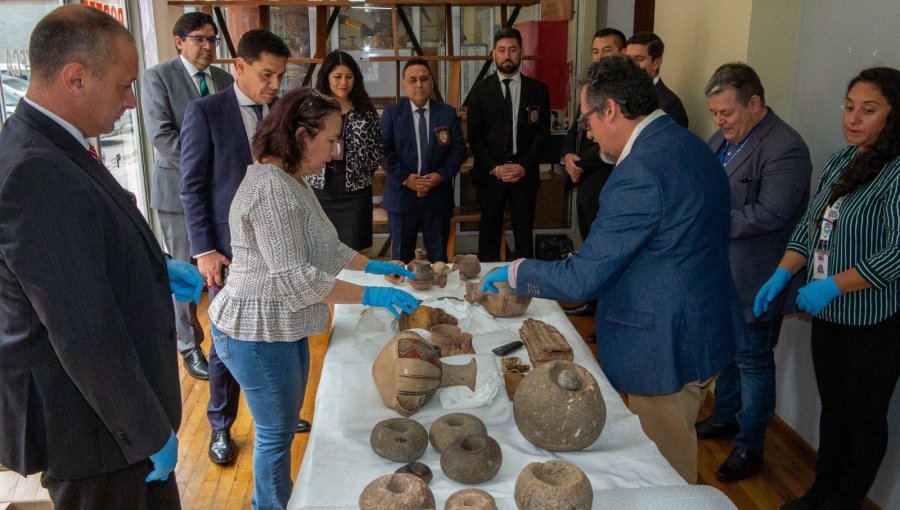 Museo de Historia Natural de Valparaíso recibe más de 50 piezas arqueológicas que fueron recuperadas por la PDI