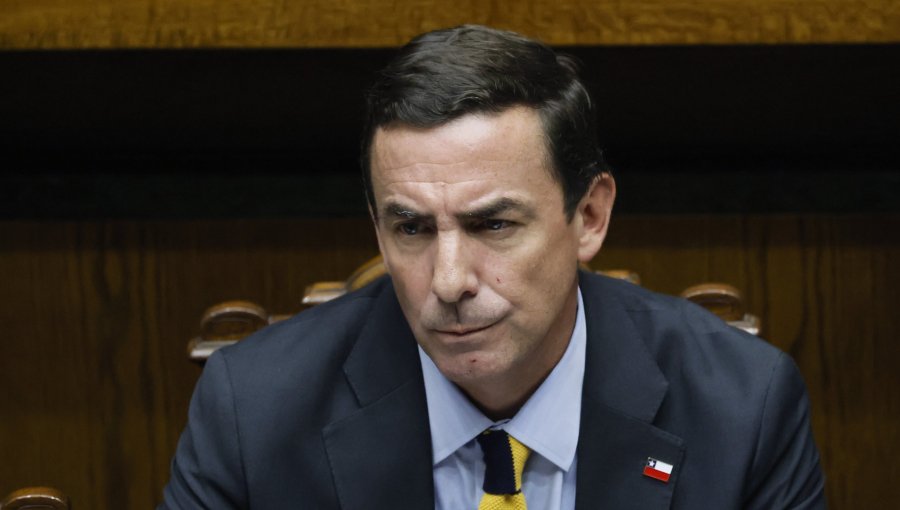 Ministro de Justicia dice que es "razonable" haber retirado el Plan Nacional de DD.HH. para revisarlo