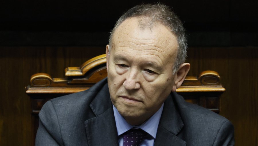 Ministro de la Segpres advierte que situación fiscal obligará "tomar medidas que van a ser para muchas familias muy dolorsas"