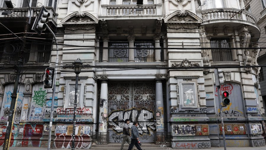 Editorial: El liderazgo que busca Millones y la decadente visión regional del "decano de la prensa"