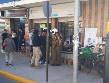 Detienen a sujeto que robó un celular a una mujer en pleno centro de Villa Alemana: delincuente portaba un arma cortante