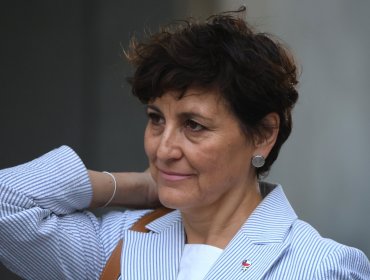 Contraloría instruye sumario tras confirmar llamado de asesor de exministra Aguilera a hospital del Salvador por atención a su madre