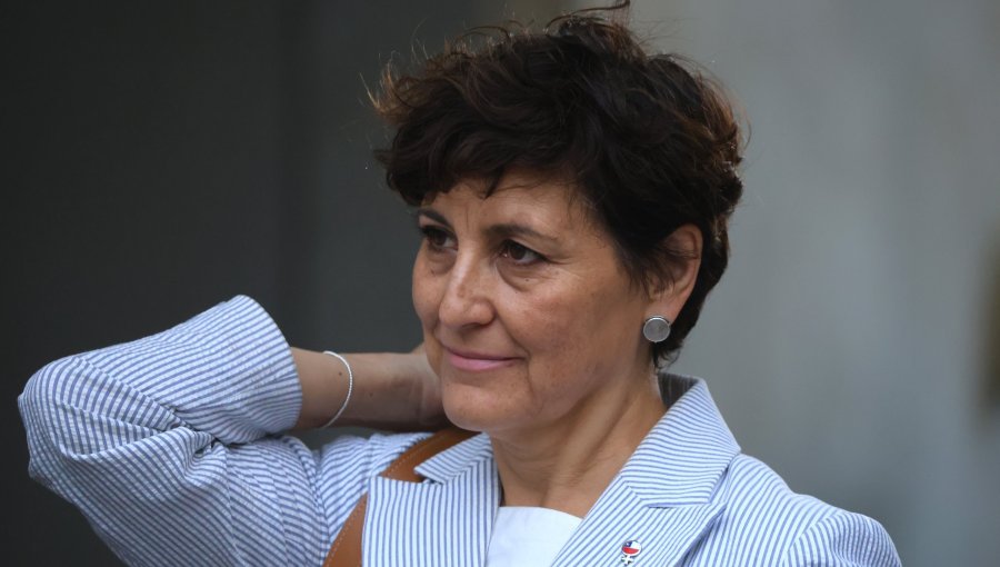 Contraloría instruye sumario tras confirmar llamado de asesor de exministra Aguilera a hospital del Salvador por atención a su madre