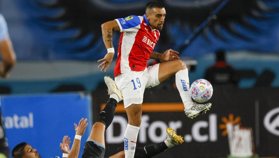 Ampuero y errores defensivos de la UC: "Nos molesta tener que estar remando siempre desde atrás"