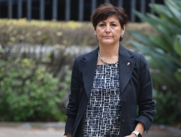 Parlamentarios oficialistas evalúan acusación constitucional contra exministra Aguilera por "telefonazo" para atención de su madre