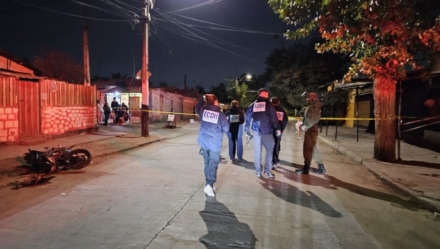Adolescente de 17 años muere tras ser alcanzado por bala en medio de un enfrentamiento entre bandas de Cerro Navia