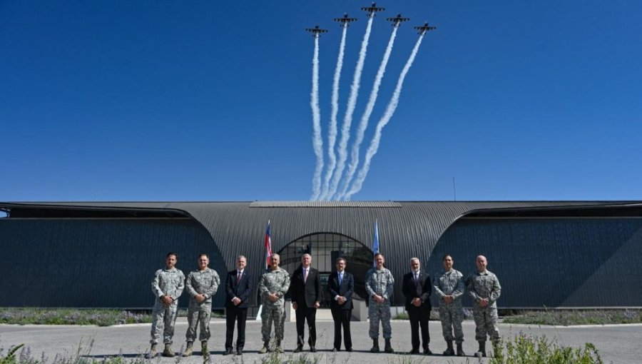 Presidente Kast se reunió con el alto mando de la FACh para abordar las capacidades, proyectos y desafíos de la institución