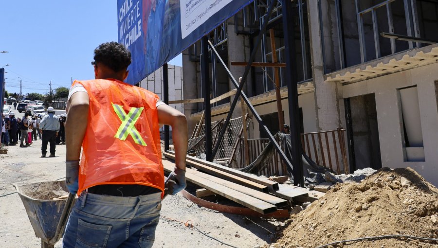 Ministerio de Vivienda y Urbanismo da inicio a investigación por lento avance de reconstrucción tras megaincendio en El Olivar