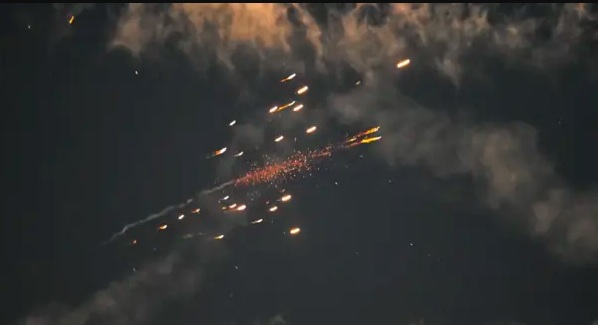 Escalada en Oriente Próximo: drones iraníes desafían defensas aéreas y provocan incendios en la región