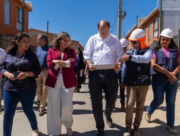 Gobierno promete acelerar reconstrucción en Quilpué y enfrentar trabas que afectan a damnificados del megaincendio de 2024