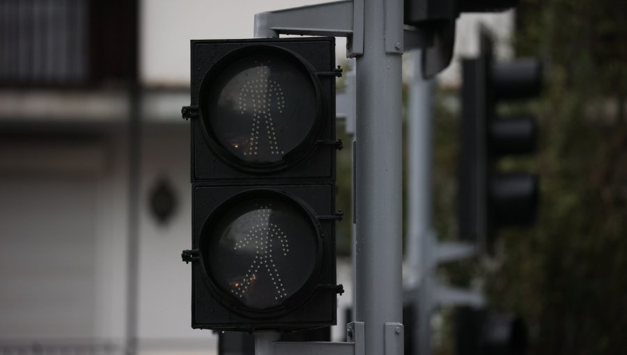 Corte de energía eléctrica deja sin luz a casi 10 mil clientes en Viña del Mar: semáforos están apagados en la población Vergara