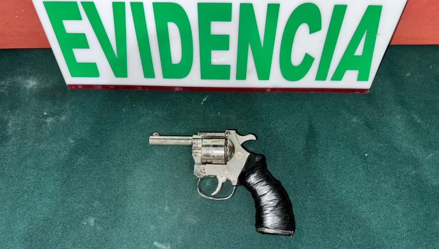 Persecución policial desde el cerro Los Placeres hasta la ruta 68 terminó con dos sujetos detenidos y un arma de fuego incautada