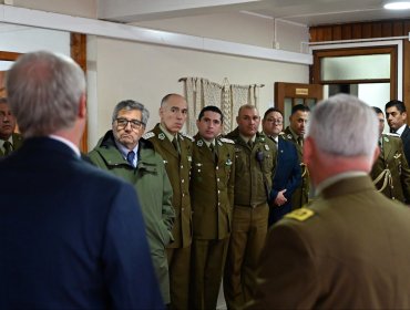 Presidente Kast viaja a Puerto Varas y rinde homenaje a carabinero fallecido: "Es necesario estar cuando despedimos a un mártir"