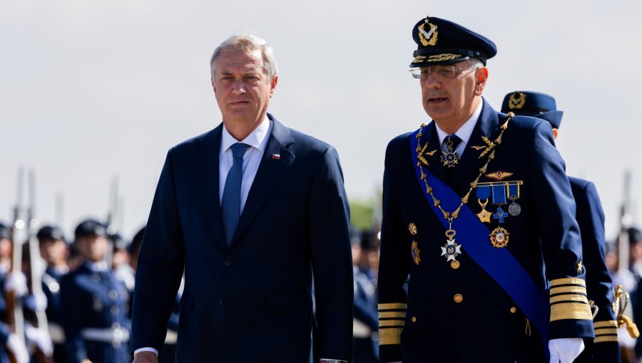 Presidente Kast resaltó el rol de la Fuerza Aérea en ceremonia por su 96º aniversario