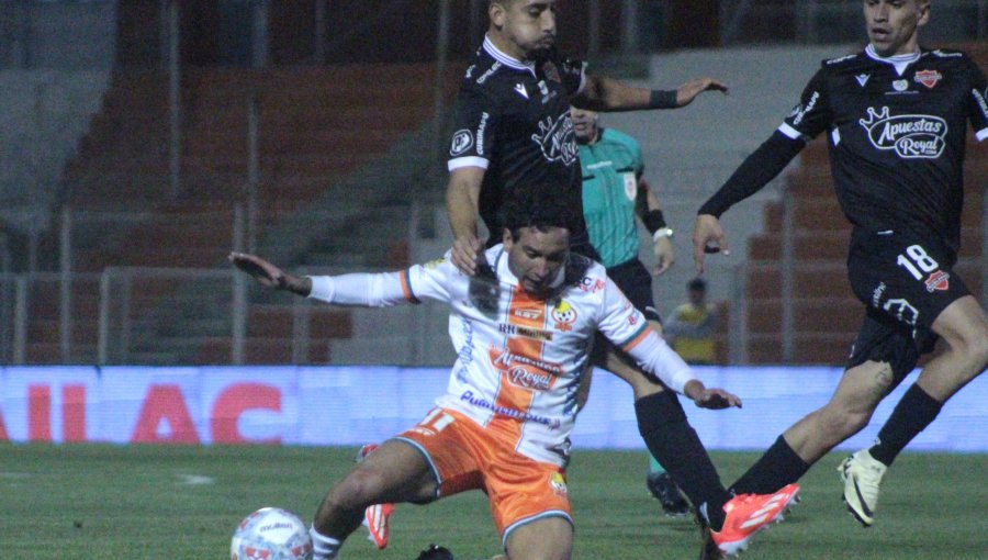 Cobresal y Ñublense prometieron lucha y terminaron empatando en la Copa de La Liga