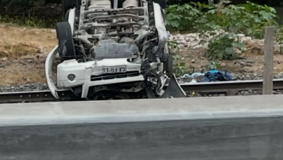 Fatal curva en La Calera cobra nueva víctima: Camioneta cae sobre línea férrea a la altura del Mall de la comuna