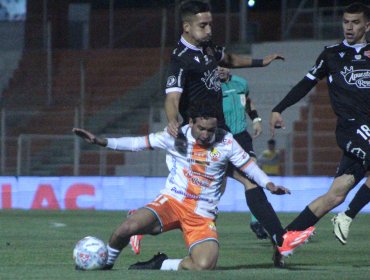 Cobresal y Ñublense prometieron lucha y terminaron empatando en la Copa de La Liga