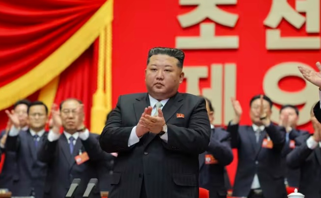 Kim Jong Un consolida su poder: reelegido por tercera vez al mando del máximo órgano del Estado