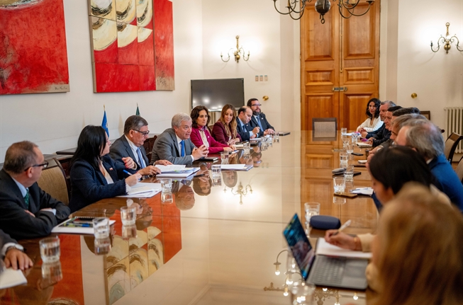 Kast llama en comité político ampliado a la "unidad" del oficialismo ante "complejos días" que vienen por cambios al Mepco