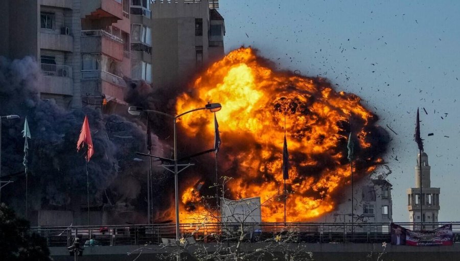 Ejército de Israel bombardea gasolineras en Líbano apuntando que son "controladas por Hezbolá"