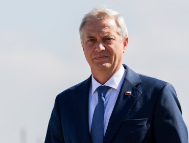 Presidente Kast dice que alza de combustibles es "una medida dura" y afirma que "no podíamos pedir un préstamo"