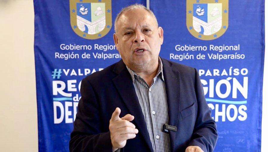 Gobernador Mundaca exige extender el congelamiento de pasajes a regiones tras alza en combustibles: "Santiago no es Chile"