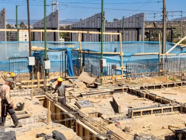 Escala el conflicto por suspensión de obras de reconstrucción en El Olivar: entidad patrocinante cuestiona decisión del Minvu