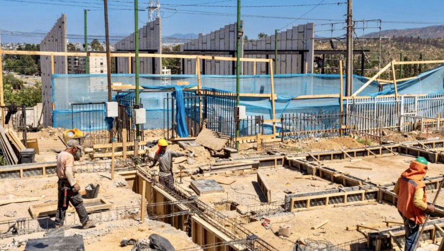 Escala el conflicto por suspensión de obras de reconstrucción en El Olivar: entidad patrocinante cuestiona decisión del Minvu