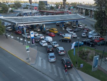 "Shock de demanda": Consumo de combustible se multiplicó de 3 a 5 veces en algunas estaciones tras anuncio de alza