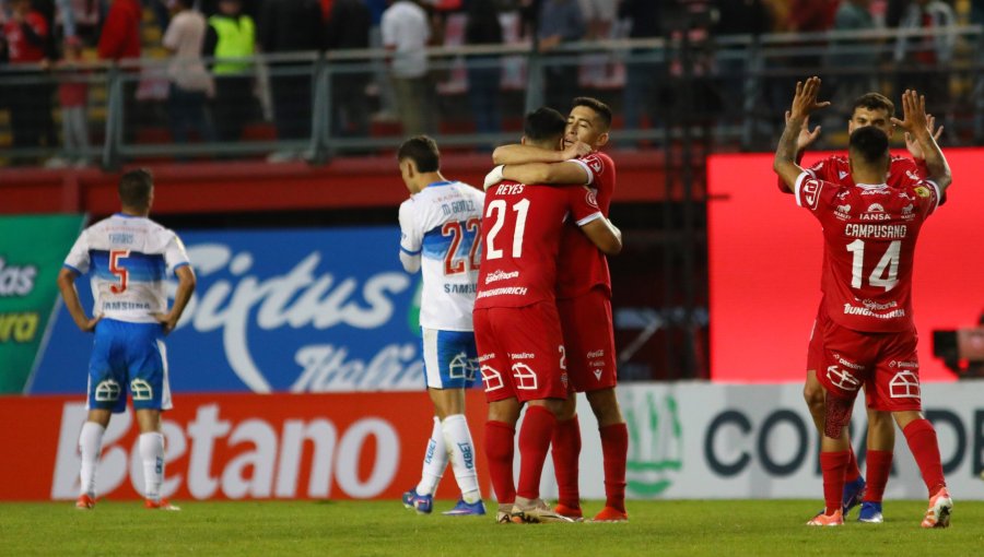 Ñublense se impuso por la cuenta mínima a una deslucida U. Católica en la Copa de la Liga