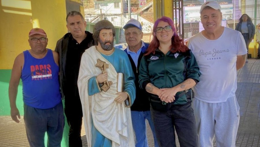 Caleta El Membrillo de Valparaíso estrenó un nuevo San Pedro construido en fibra de vidrio